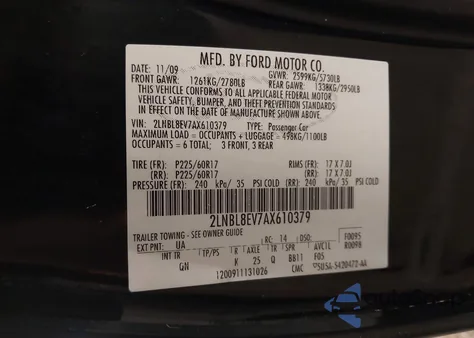 2010 Lincoln Town Car Executive L from USA, damaged, VIN 2LNBL8EV7AX610379